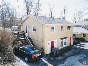 Building Photo - 407 1/2 S Lincoln St