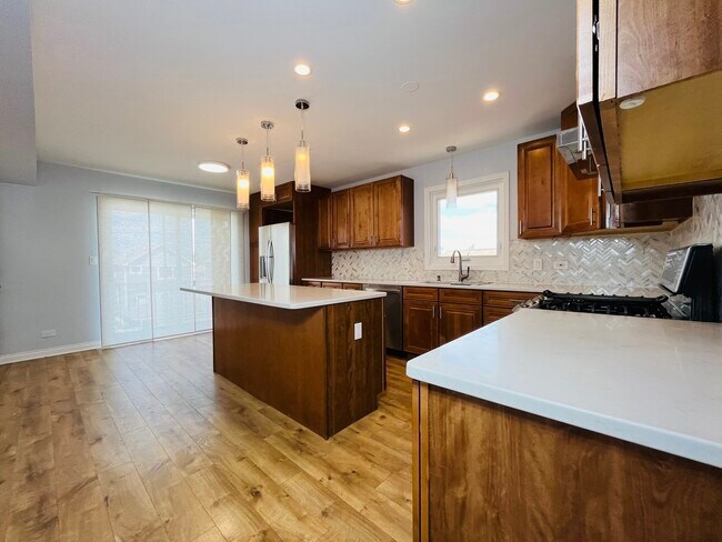 Building Photo - 2602 N 74th Ct