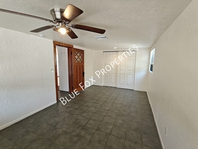 Building Photo - 275 E Norma Ln