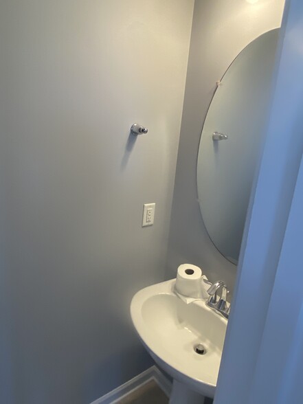 Half bath in family room - 4101 Strawbridge Ct