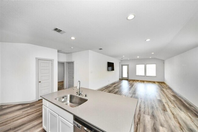 Building Photo - 14734 Sweetwater Dr