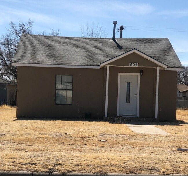 Building Photo - HOME LOCATED NEAR COLLEGE
