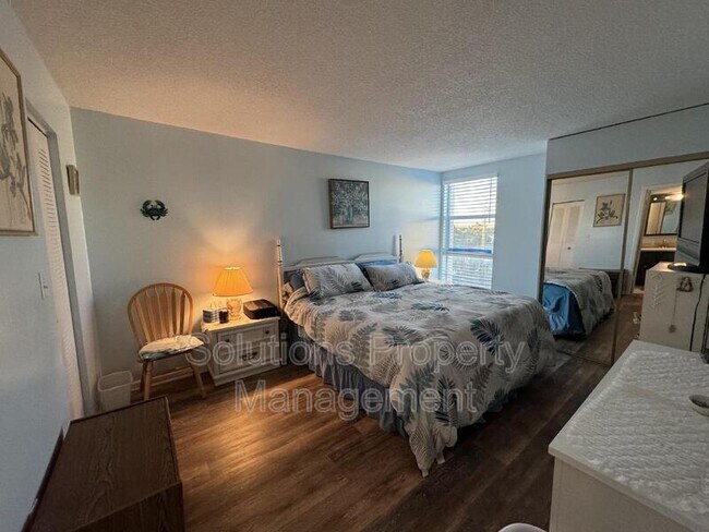 Building Photo - 4700 Ocean Beach Blvd