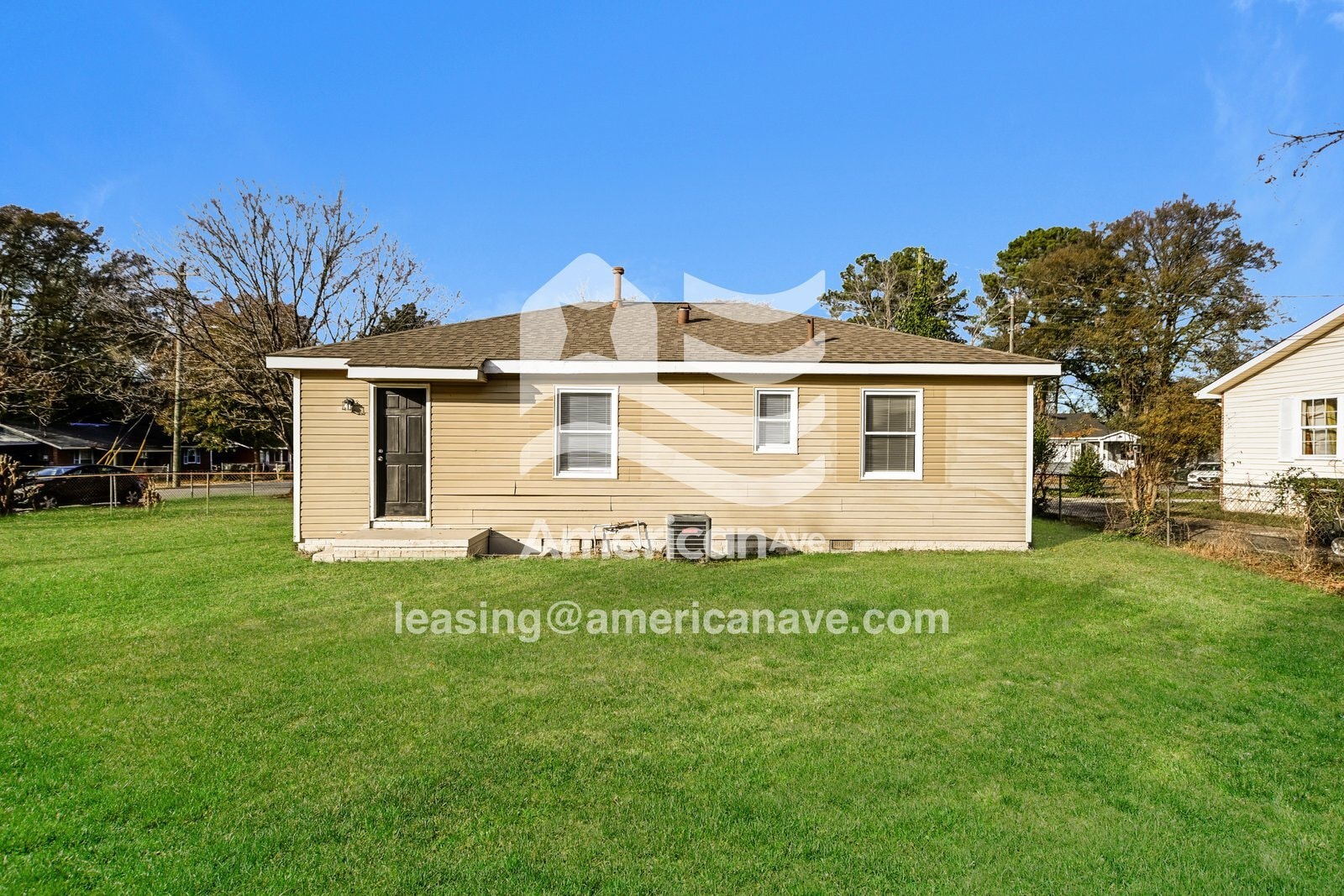 Building Photo - 119 Astor St