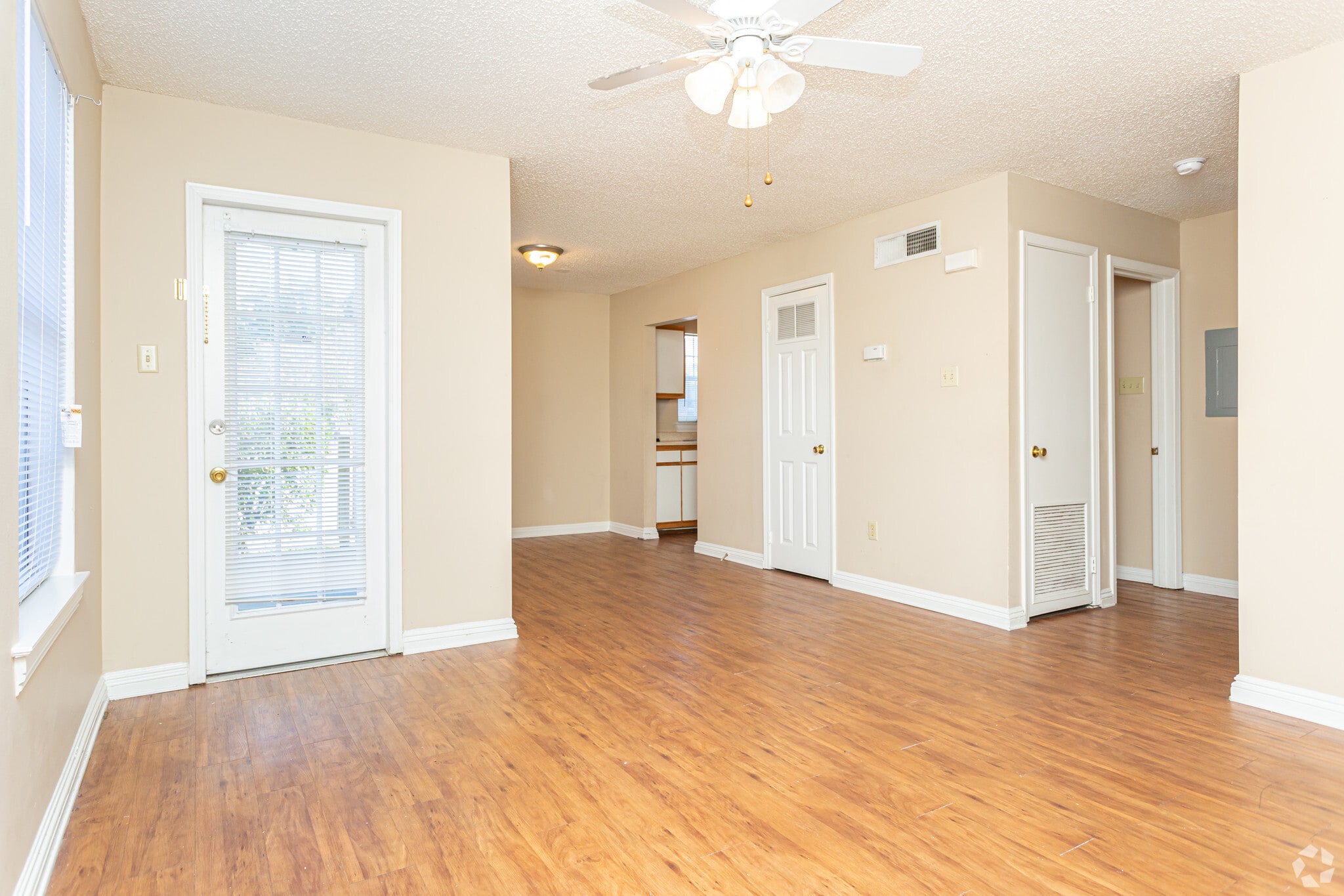 1 BR, 1 BA - 672 SF - Bluebonnet Ridge