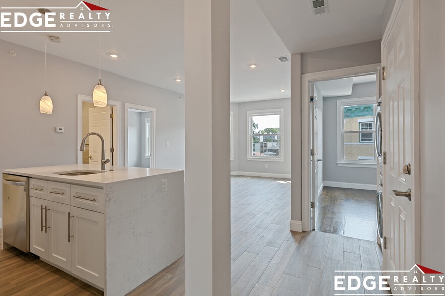 Building Photo - 96 Sutherland Rd