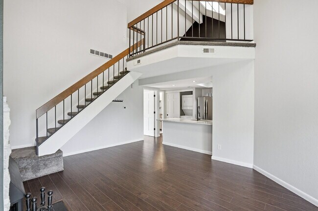 Building Photo - $1,945.95- 1 Bed, 1 Bath Updated Lofted Condo in Boulder with Central AC and In-Unit Laundry!