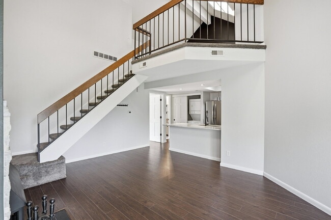 Building Photo - $2,095.95- 1 Bed, 1 Bath Updated Lofted Condo in Boulder with Central AC and In-Unit Laundry!