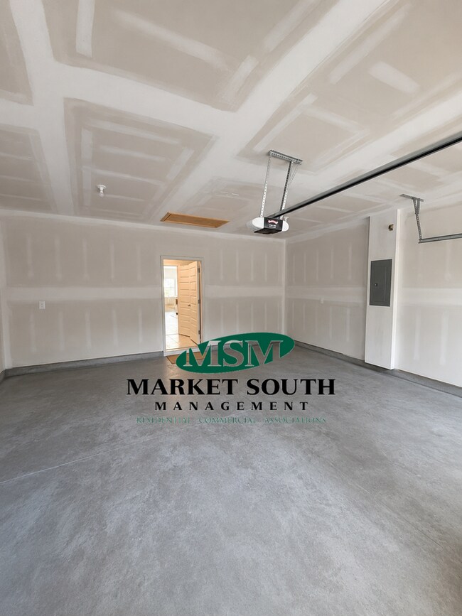 Building Photo - 108 Holloway Hl