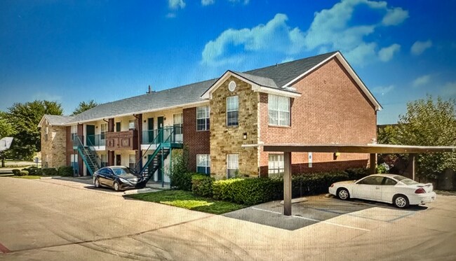 Building Photo - 700 Hercules Ln