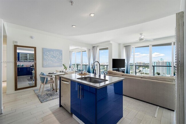 Building Photo - 3101 Bayshore Dr