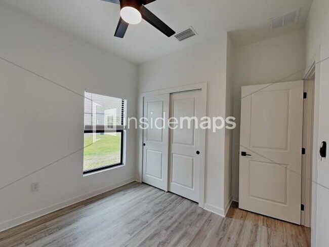 Building Photo - 1133 Abrams Blvd