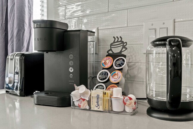 Building Photo - 916 N Delaware Ave