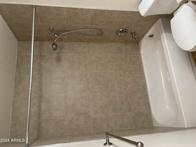 Building Photo - 8473 E Pierce St