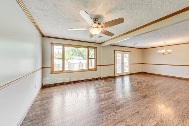 Building Photo - 205 Mooreland Dr