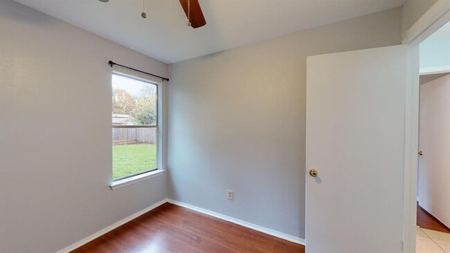 Building Photo - 7611 Lunar Dr