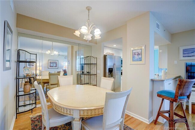 Building Photo - 5750 NE Island Cove Way