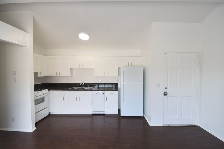Building Photo - 5744 Colfax Ave