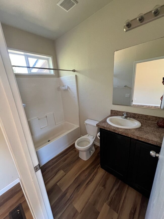 Building Photo - Paradise 2 bedroom 2 bath home on land. Ru...