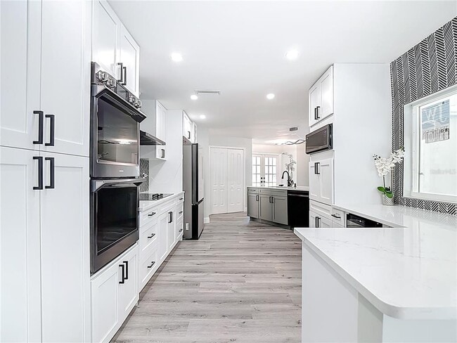 Building Photo - 620 N Barfield Dr