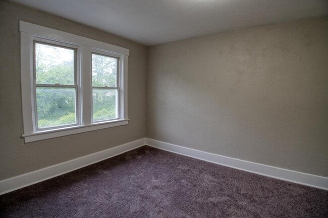 Building Photo - 4013 Bell St