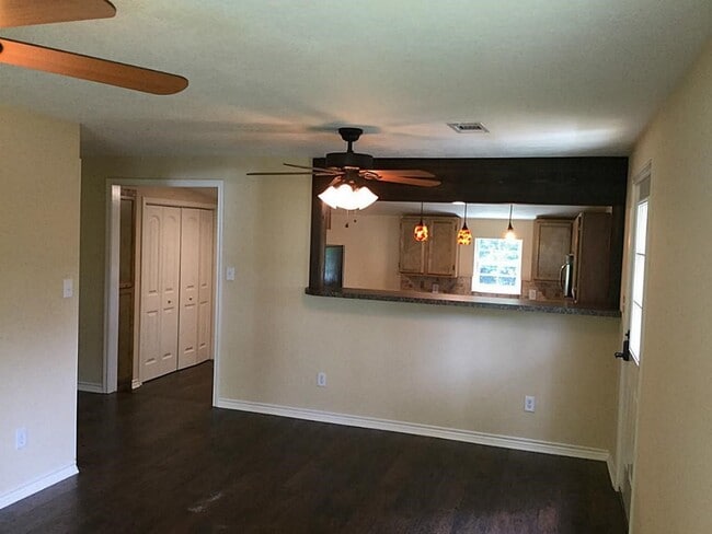 Building Photo - 404 Kelley Blvd