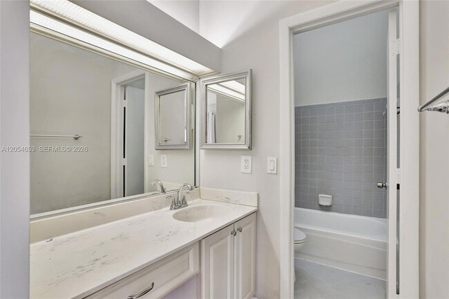 Building Photo - 4615 Carambola Cir S