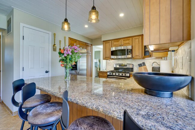 Kitchen - 151 Rambling Rd