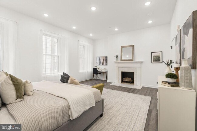 Building Photo - 1602 Locust St