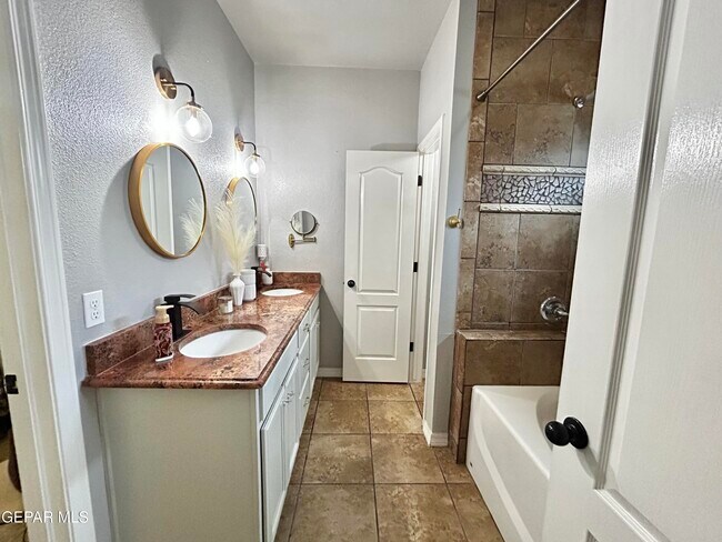 Building Photo - 3108 Rustic River Pl