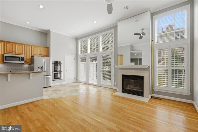 Building Photo - 10249 Winged Elm Cir