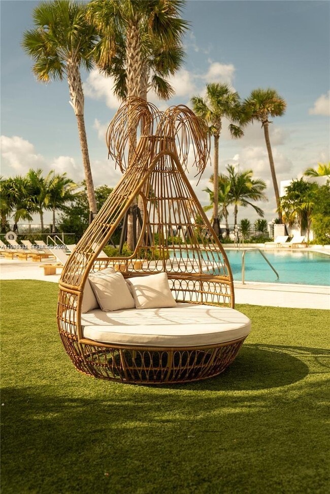 Building Photo - 275 SW 6th St