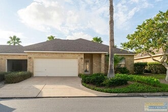 Building Photo - 18 Torrey Pines Dr