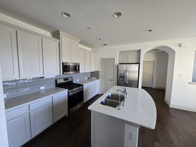 Building Photo - 3129 Decker Dr
