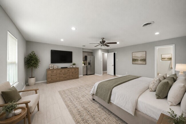 Building Photo - 5755 Belvedere Dr