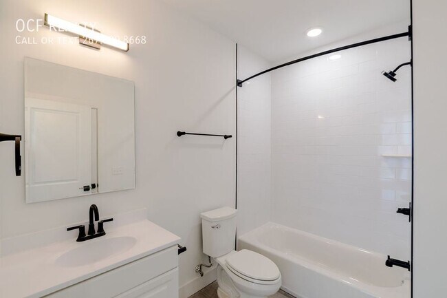 Building Photo - 625 N 52nd St