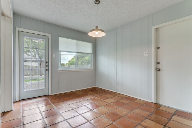 Building Photo - 9515 Reece Dr