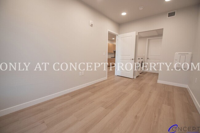 Building Photo - Elevate Your Lifestyle at Studio Crossing – Park City