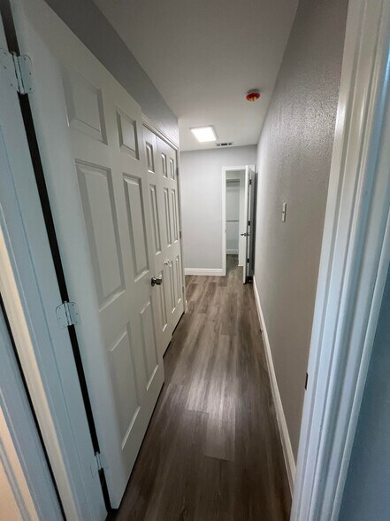 Building Photo - 3730 Tam O Shanter Dr