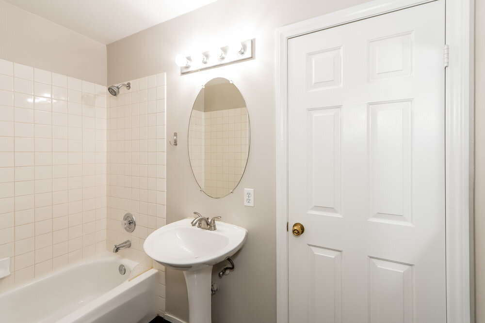 Building Photo - 6017 Ingenue Rd