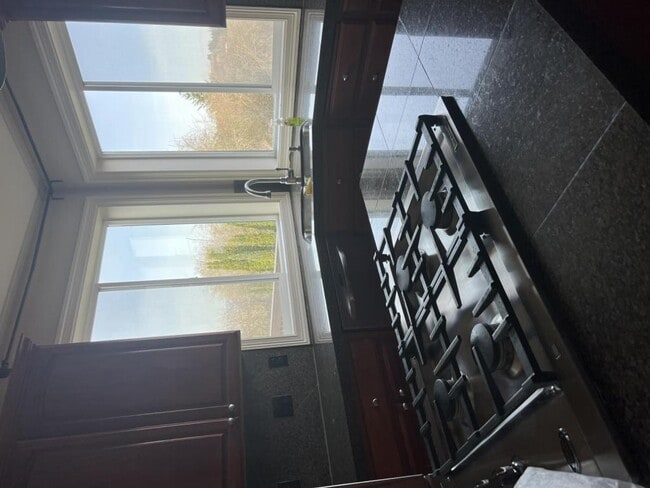 Building Photo - 15715 SE Bybee Dr