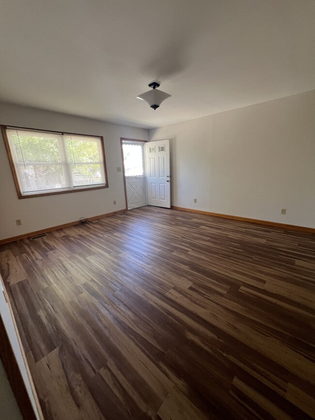 Building Photo - 61 E Park St