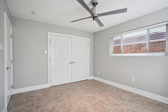 Building Photo - 6752 Fleur De Lis Dr
