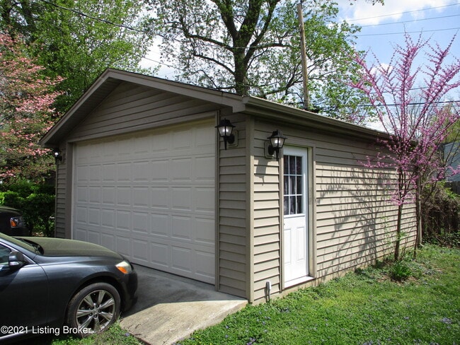 Building Photo - 3342 Dayton Ave