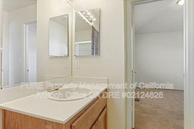 Building Photo - 1100 Twinbridge Ct