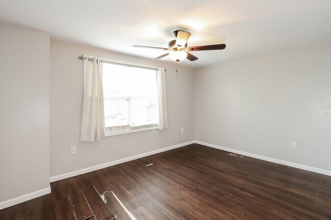 Building Photo - Don't miss out on this beautiful home!
