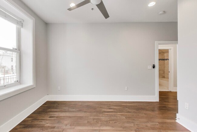 Building Photo - 1220 19th St NE