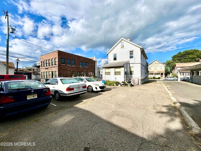 Building Photo - 26 Main St