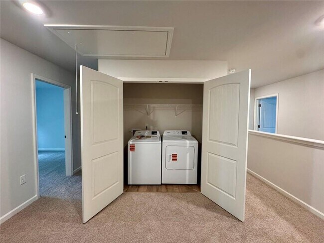 Building Photo - 24 Berryville Dr