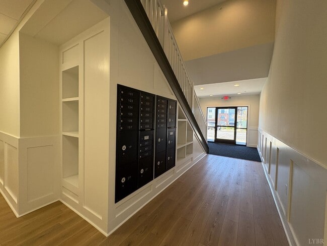 Building Photo - 420 Capstone Dr